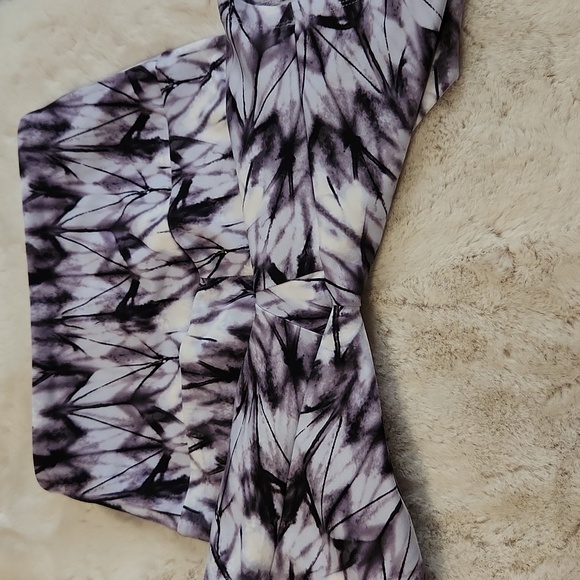 MPG Shorts 8 Inch - Picture 3 of 4